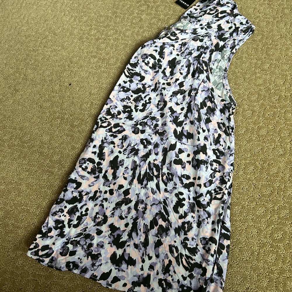 NWT Women’s Torrid L (12) Sleeveless Louse